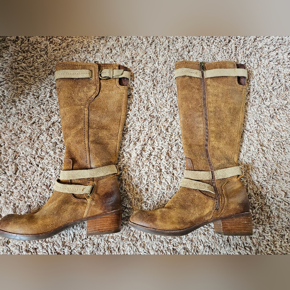 UGG Australia Darcie Boots size 8